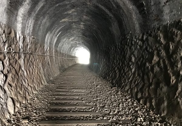 短めのトンネル